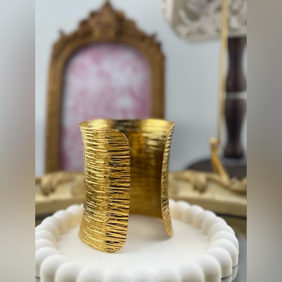 Bold Wide Gold Cuff Bracelet – Stainless Steel, PVD Real Gold Plated - Picture 10 of 12